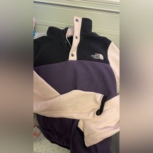North face pullover